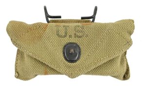US WW2 M-1924 First Aid Pouch with First Aid Kit