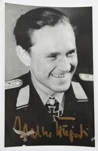 Signature of Luftwaffe KC-OLC Recipient 'Walter Krupinski'