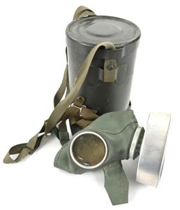 German Luftschutz Gasmask & Tornister VUPA