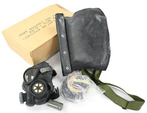 US WW2 Boxed M5 Gasmask with M7 Assault Carrying Pouch