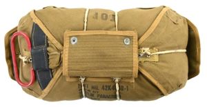 US WW2 Paratrooper Grip-Type Chestpack
