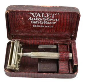 British WW2 Safety Razor Set