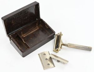 British WW2 Safety Razor Set
