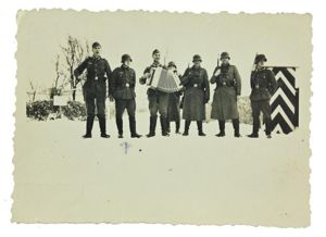 German WH Picture with accordion