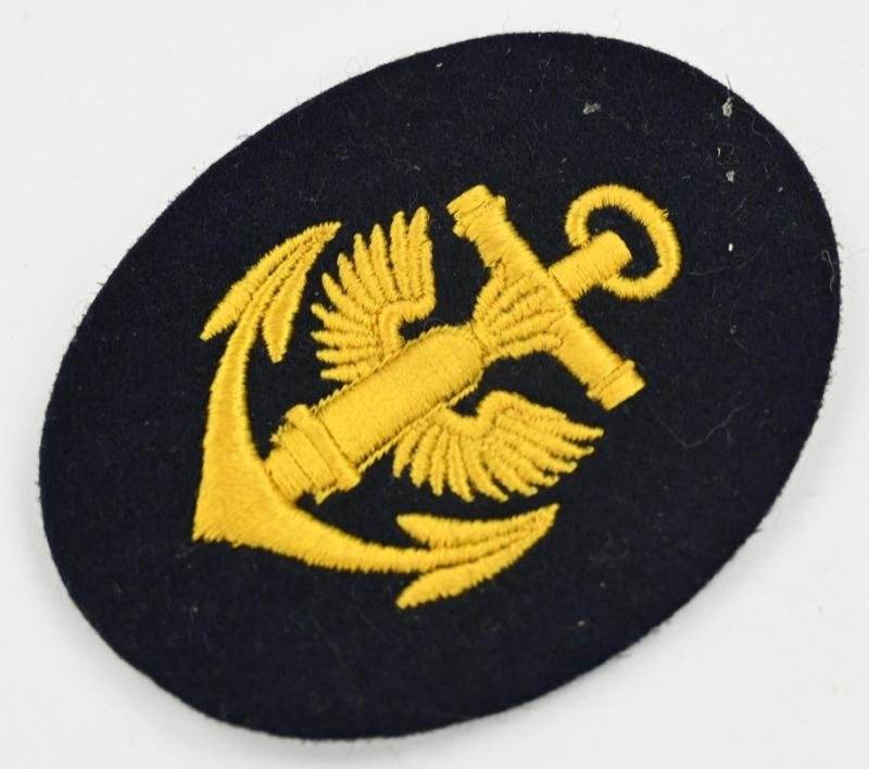 German KM Career Badge 'Machine Artillerie Maat' — image 3