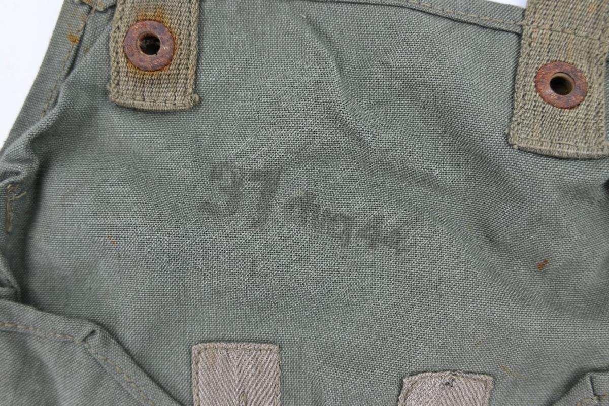 German WH M31 Gascape Pouch — image 3