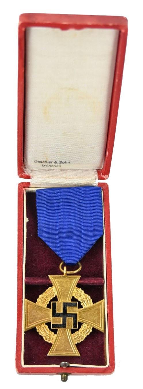 German 40 Years Faithful Service Medal in box — image 5