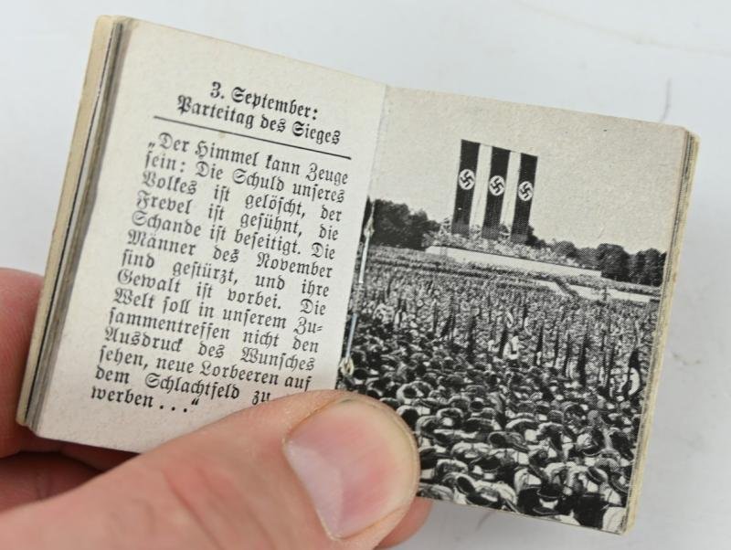 German WHW Pocket Booklet 'Der Fuhrer, macht Geschichte' — image 3