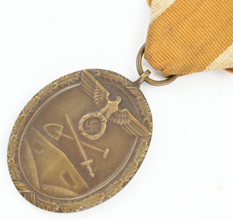 German WH Westwall Medal — image 2