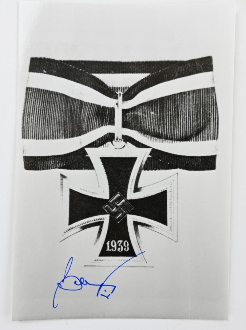 Signature of Luftwaffe KC Recipient 'Viktor Petermann' — image 2