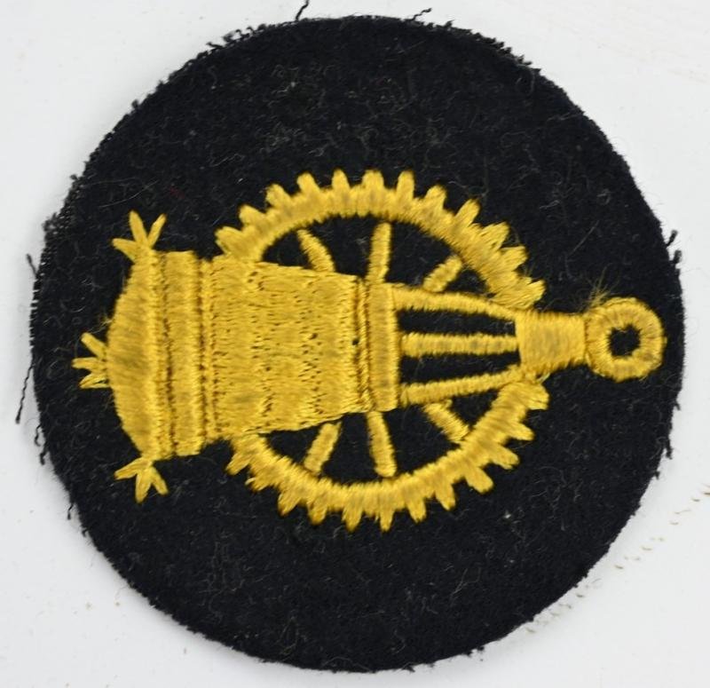 German KM Career Badge 'Sperrwaffenmechaniker' — image 2