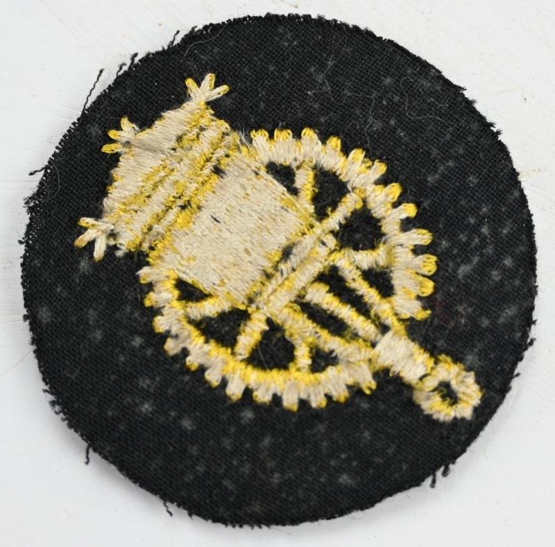 German KM Career Badge 'Sperrwaffenmechaniker' — image 3