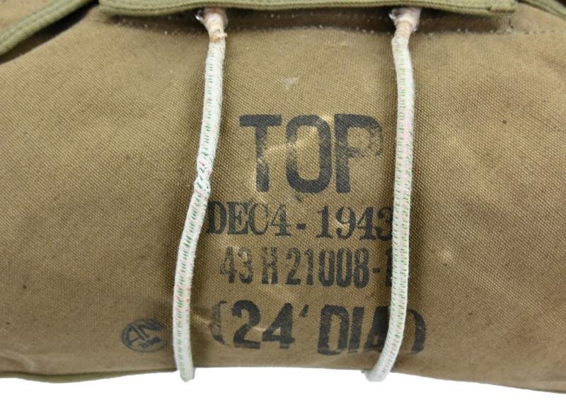 US WW2 T-5 Paratrooper Reserve Canopy Chest Pack — image 2
