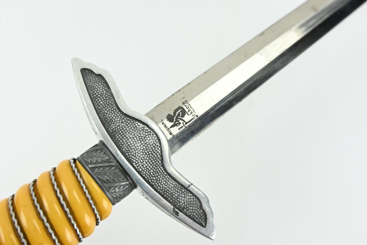 German LW Dagger with Gold plated swastika 'Carl Eickhorn' — image 8