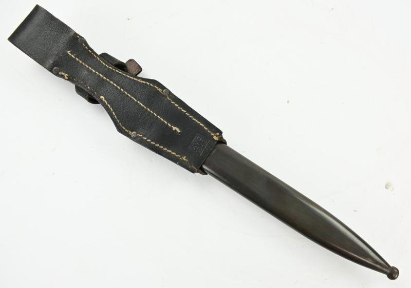 German WH K98 Matching Bayonet with frog — image 4
