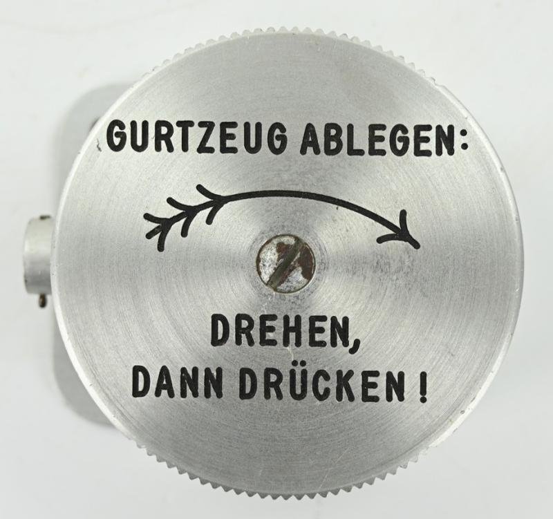 German LW Parachute Harness Quick Release Clock FL30232 — image 2