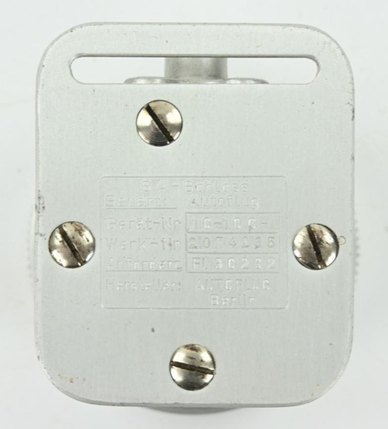 German LW Parachute Harness Quick Release Clock FL30232 — image 3