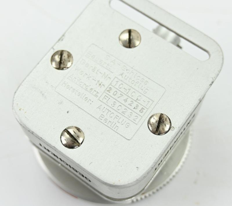 German LW Parachute Harness Quick Release Clock FL30232 — image 4