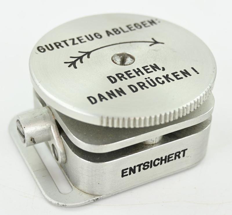 German LW Parachute Harness Quick Release Clock FL30232 — image 5