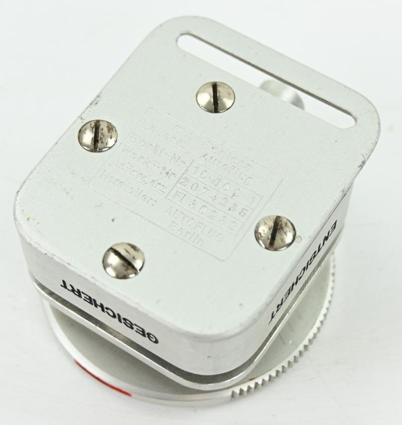 German LW Parachute Harness Quick Release Clock FL30232 — image 8