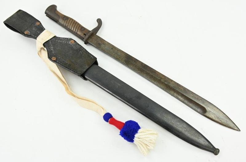 German WW1 M1895/05 'Butcher' bayonet with frog — image 6