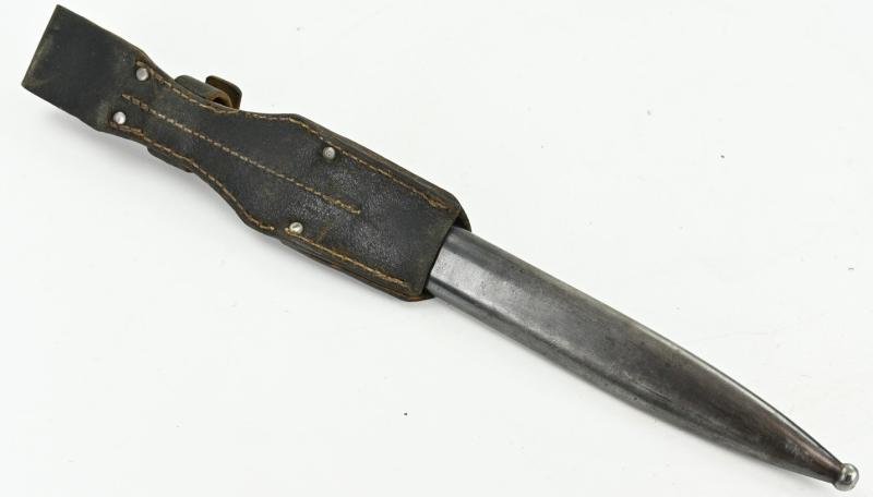 German WH K98 Matching Bayonet with frog — image 5