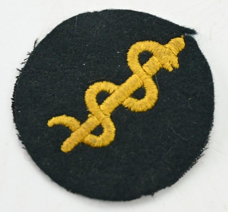 German KM Career Badge 'Sanitatsmaat' — image 2