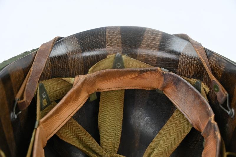 US WW2 M1 Swivel bale Combat Helmet — image 7