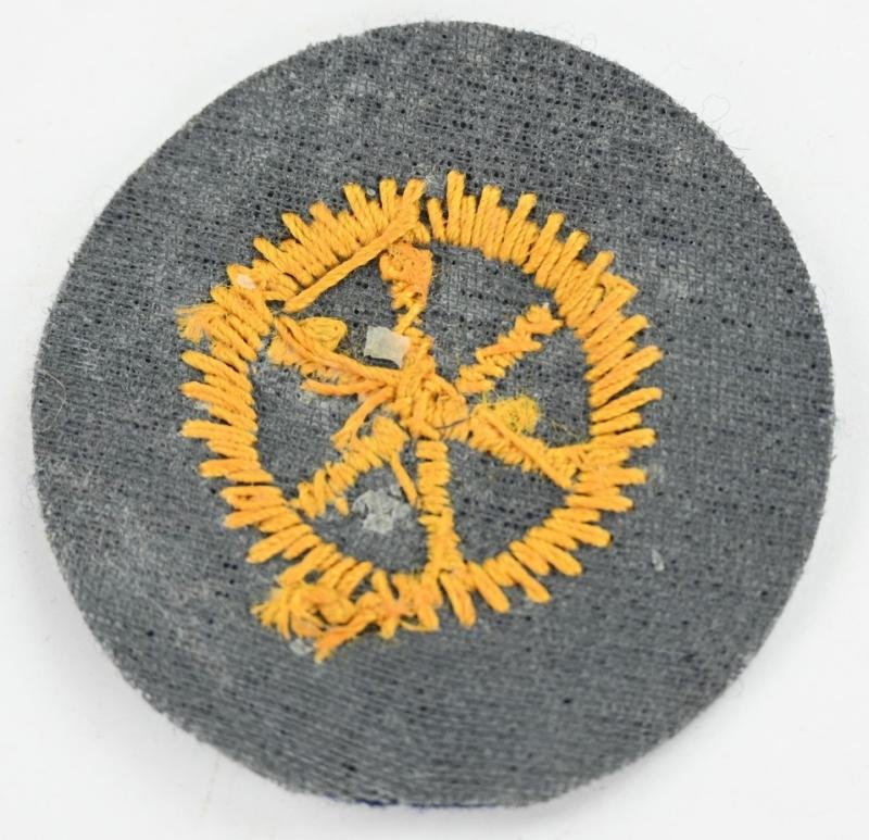 German KM Career Badge 'mechaniker' — image 3