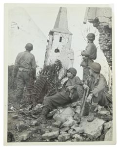US WW2 Press Photo '30th Infantry Division' Euchen Germany