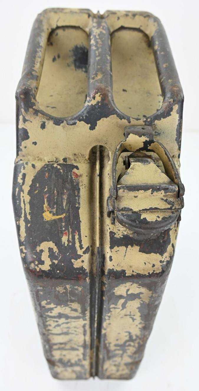 German WH 20 Liter Gasoline Jerrycan 1940 — image 3