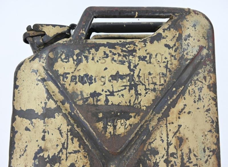 German WH 20 Liter Gasoline Jerrycan 1940 — image 6