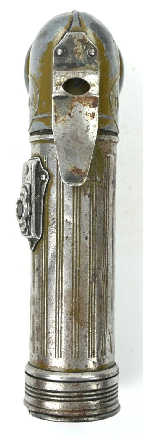 US WW2 TL-122 A Flashlight — image 3