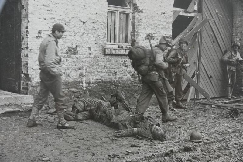 US WW2 Press Photo 'Langweiler Germany' — image 2