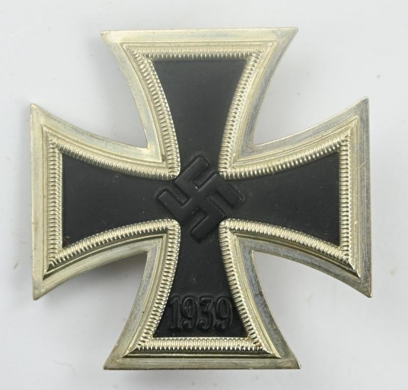 German Iron Cross 1st Class WW2 L/11 — image 2