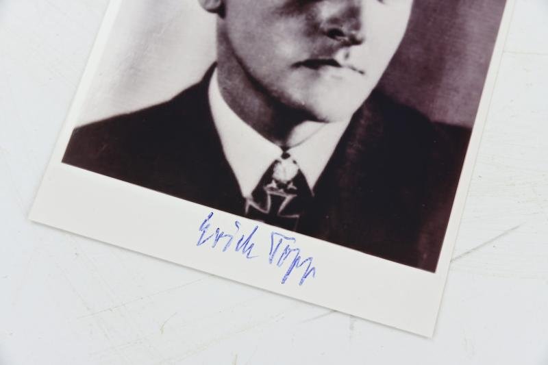 Signature of Kriegsmarine KC-Recipient 'Erich Topp' — image 2