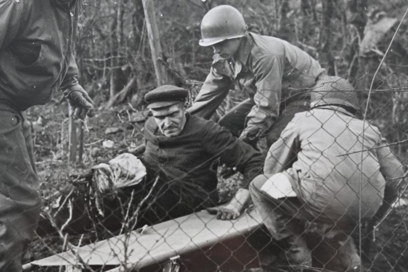 US WW2 Press Photo Set 'Box Mine' — image 2