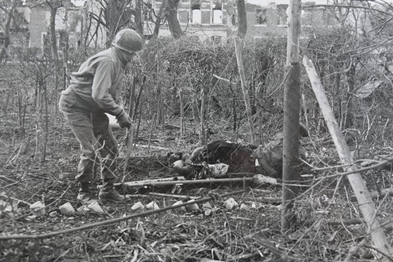 US WW2 Press Photo Set 'Box Mine' — image 6