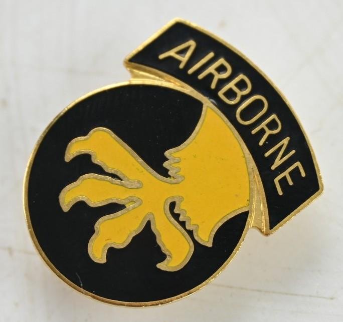 US Army 17th Airborne Division DUI Unit Crest Pin — image 2