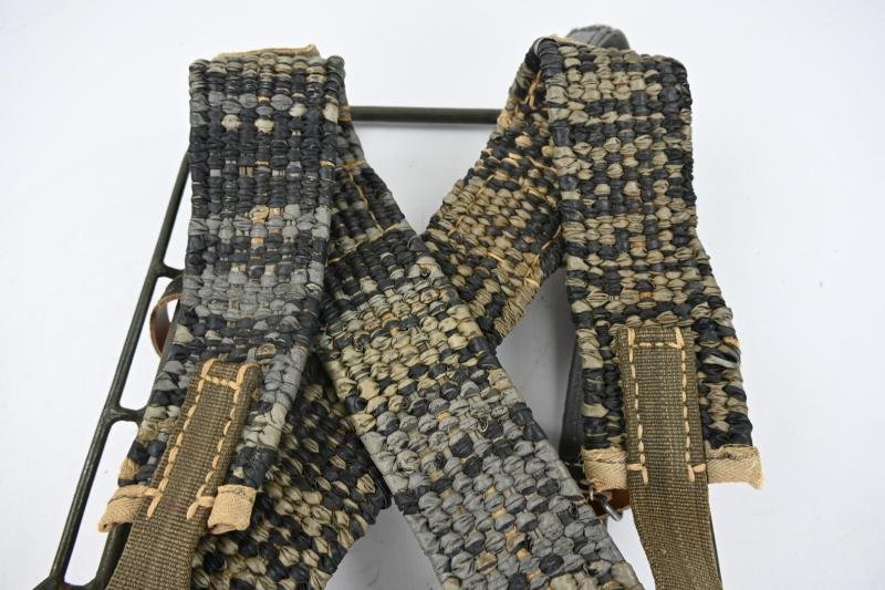 German WH Tragegestell 43 with Ersatz Straps — image 14