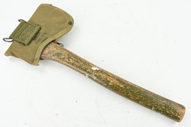 US WW2 M-1910 Intrenching Axe & Carrier — image 3