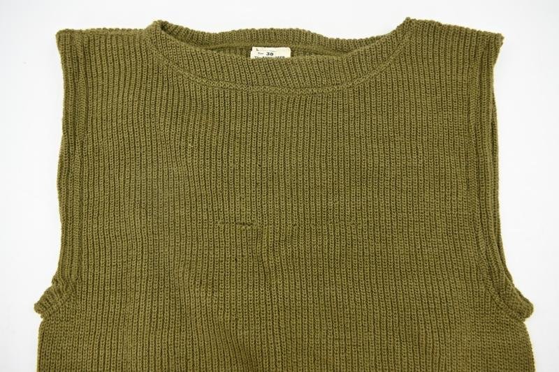 US WW2 Knitted Sleeveless Sweater — image 2
