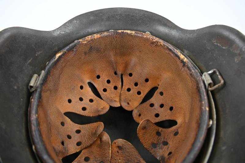German WH M42 SD Combat Helmet — image 14