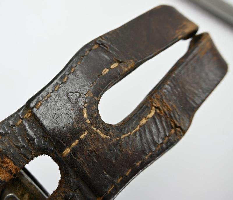 Japanese WW2 Arisaka Type 30 Bayonet with Frog — image 11