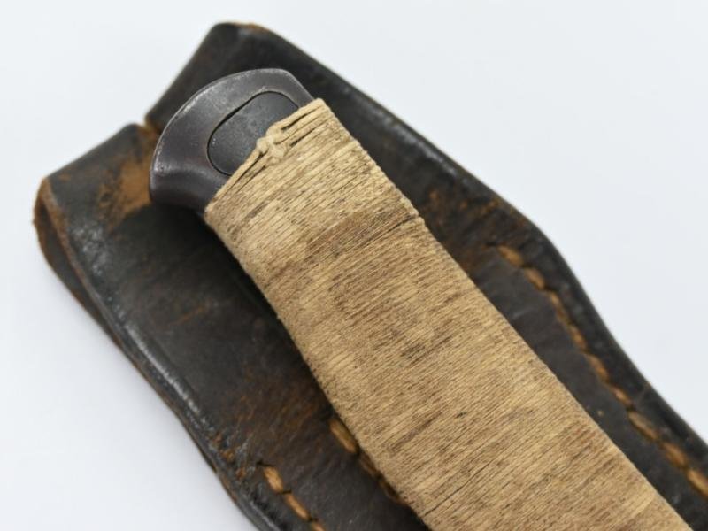 Japanese WW2 Arisaka Type 30 Bayonet with Frog — image 3