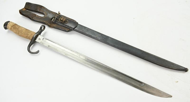 Japanese WW2 Arisaka Type 30 Bayonet with Frog — image 7