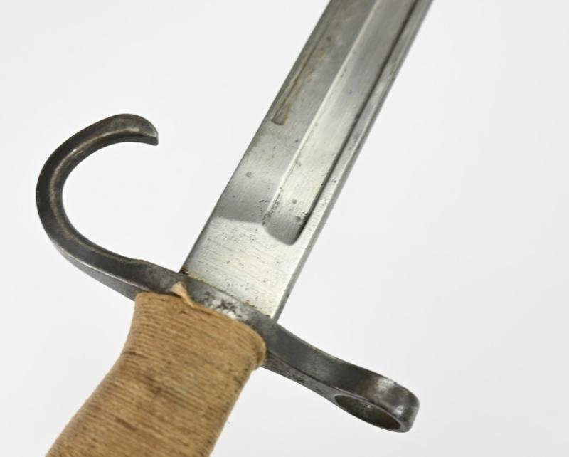 Japanese WW2 Arisaka Type 30 Bayonet with Frog — image 9