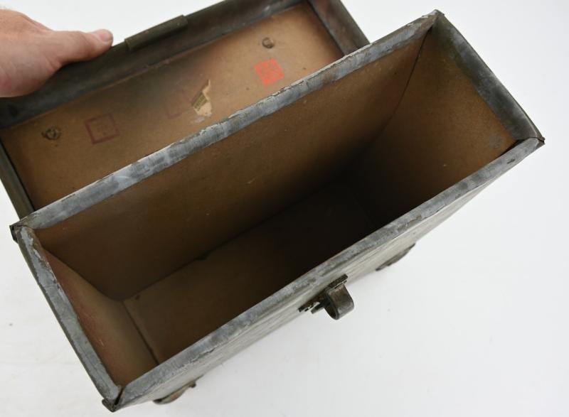 US WW2 Signal Corps ICC-32A Film Reel Case — image 11