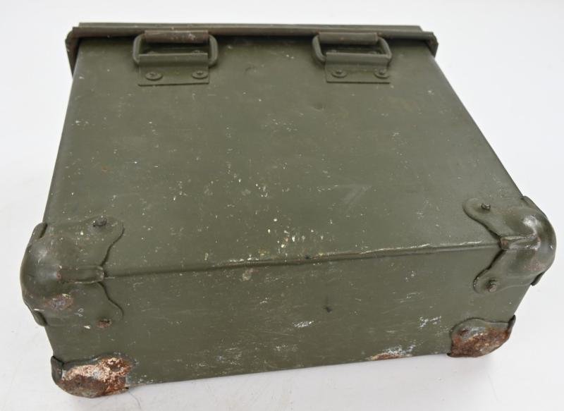 US WW2 Signal Corps ICC-32A Film Reel Case — image 8