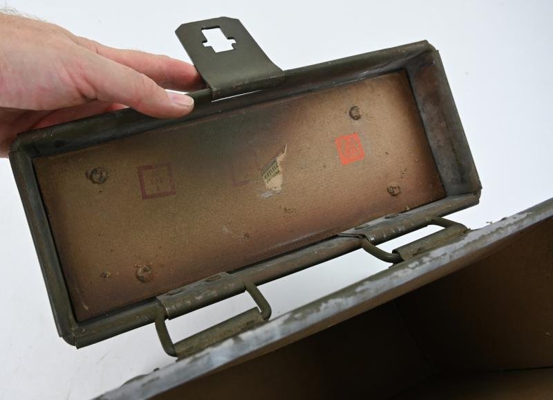 US WW2 Signal Corps ICC-32A Film Reel Case — image 9